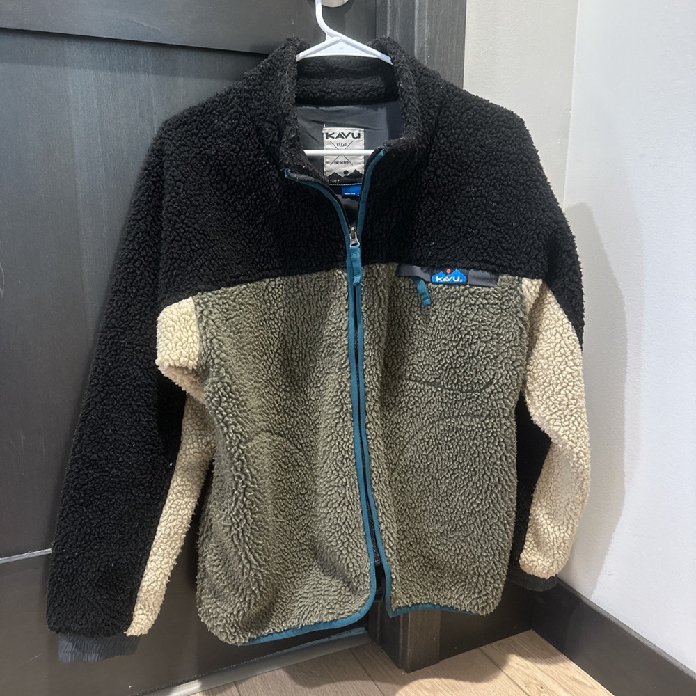 Kavu Black and Tan Sherpa Jacket with Blue Zipper